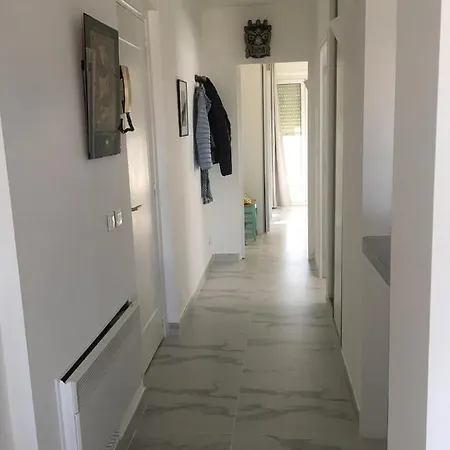 Superior On First Floor With Sea View Appartement *