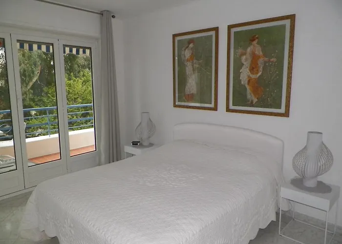 Superior On First Floor With Sea View Apartment Antibes
