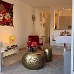 Superior On First Floor With Sea View Appartamento *