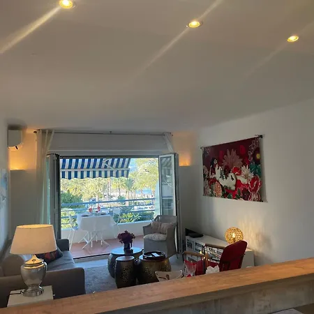 Superior On First Floor With Sea View * Αντίμπ
