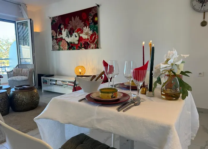 Daire Superior On First Floor With Sea View Antibes