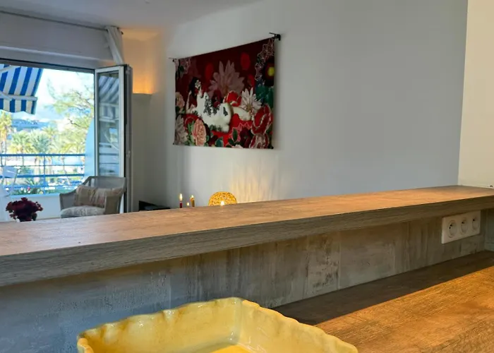 Superior On First Floor With Sea View * Antibes