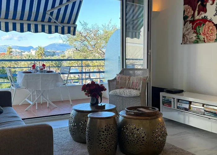 Superior On First Floor With Sea View Daire Antibes