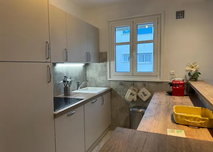 Superior On First Floor With Sea View Appartement Antibes